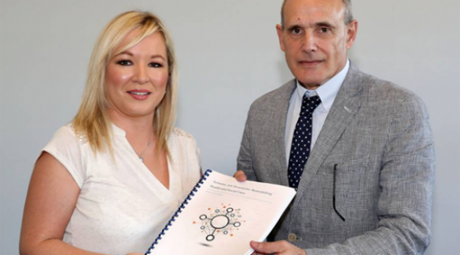 The Health Minister and Prof. Bengoa